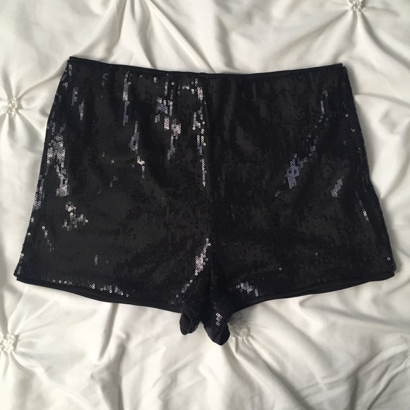 Forever 21 Black Sequin Hi Rise Mini Shorts - Picture 2 of 7